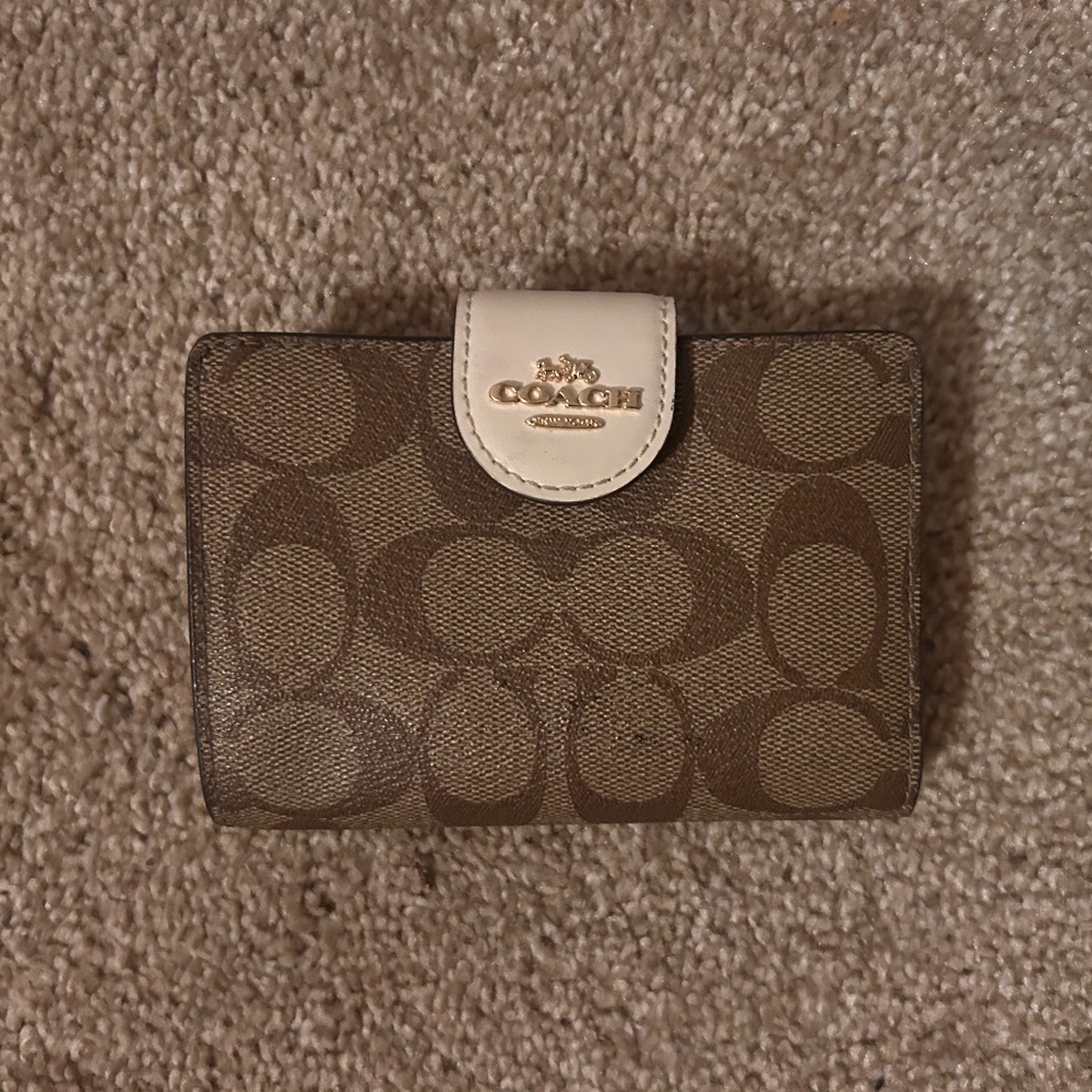 Coach Tan and Cream Signature Wallet